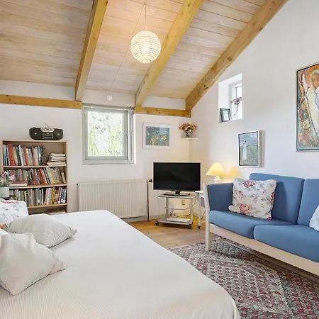 3 Bedroom Beautiful In Prázdninový dům