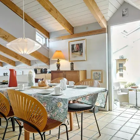 3 Bedroom Beautiful In Prázdninový dům *