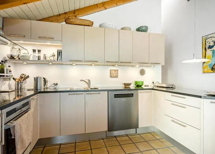 3 Bedroom Beautiful In Дом отдыха *