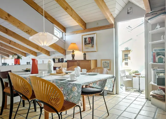 3 Bedroom Beautiful In Дом отдыха *